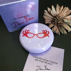 MAC High-Light Powder in Spectacle! By Dame Edna